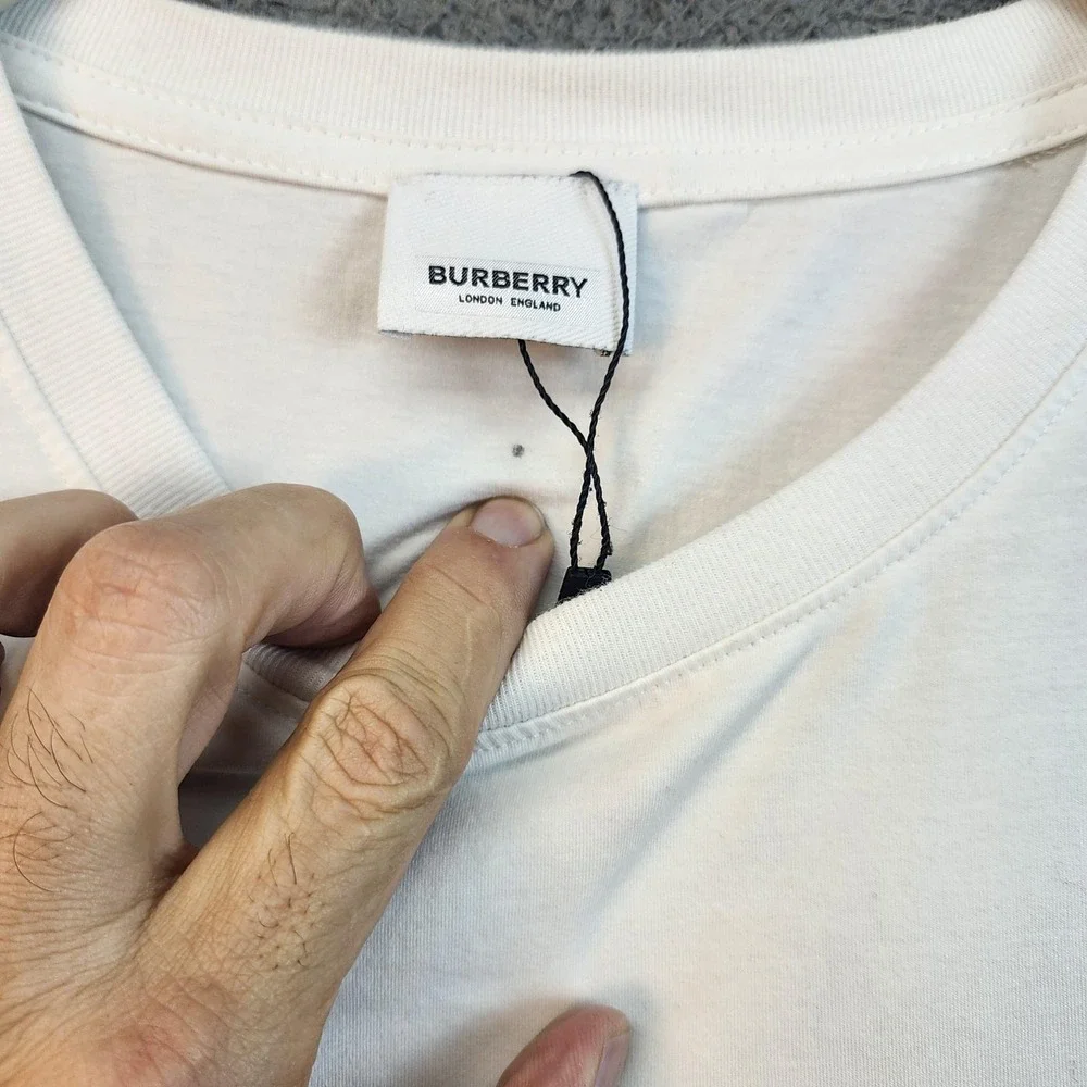 Burberry Shirt Womens Large White London England Logo Nova Check Sleeves Tee - Picture 4 of 7